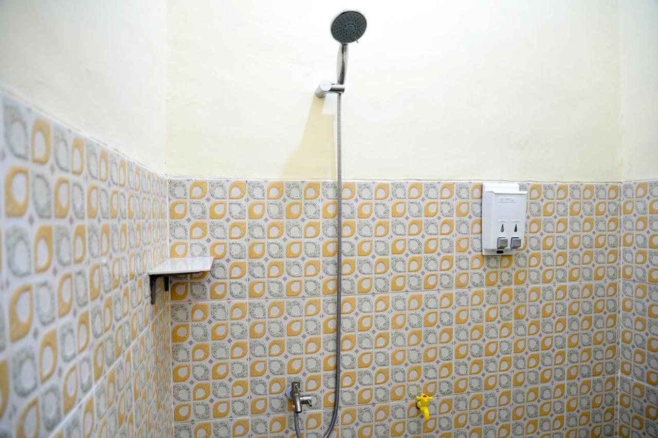 Haura Syariah Home Stay Bandar Lampung Exterior foto