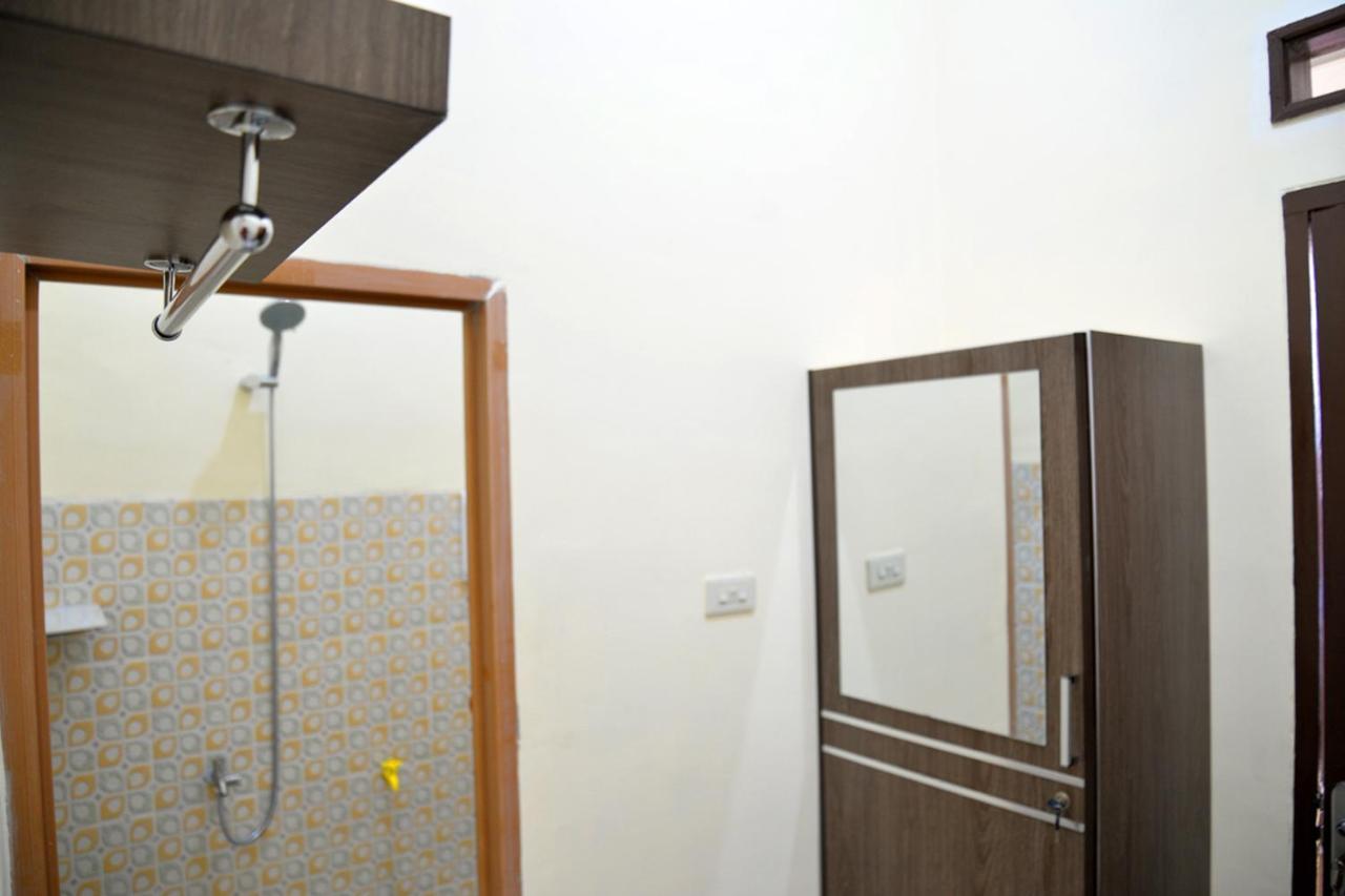 Haura Syariah Home Stay Bandar Lampung Exterior foto